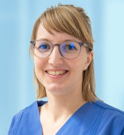 (Claudia Seitz) Porträtbild der Hebamme Lucia Jobst