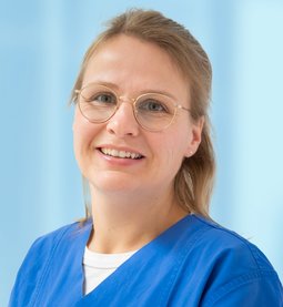 Porträtbild der Hebamme Christine Dürr